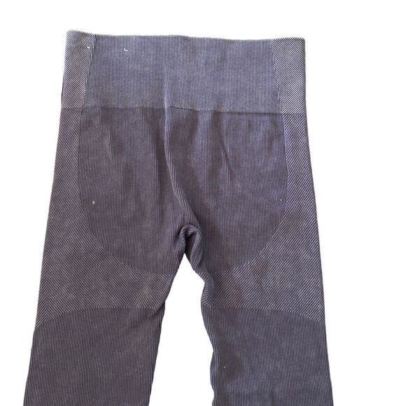 JoyLab Women's Size small High-Rise Ribbed Seamless Leggings 7/8 Length - Picture 3 of 6